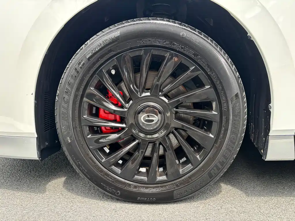 GAC Trumpchi M8 Grandmaster Series Dual Engine Flagship