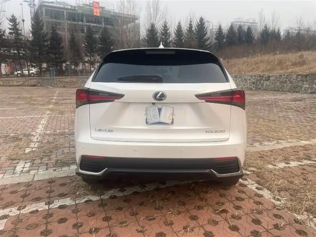 Lexus NX 200 FWD Sharp Travel CN-VI