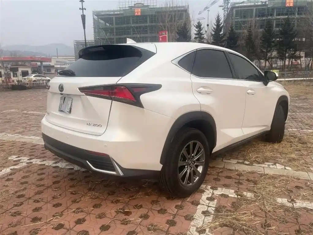 Lexus NX 200 FWD Sharp Travel CN-VI