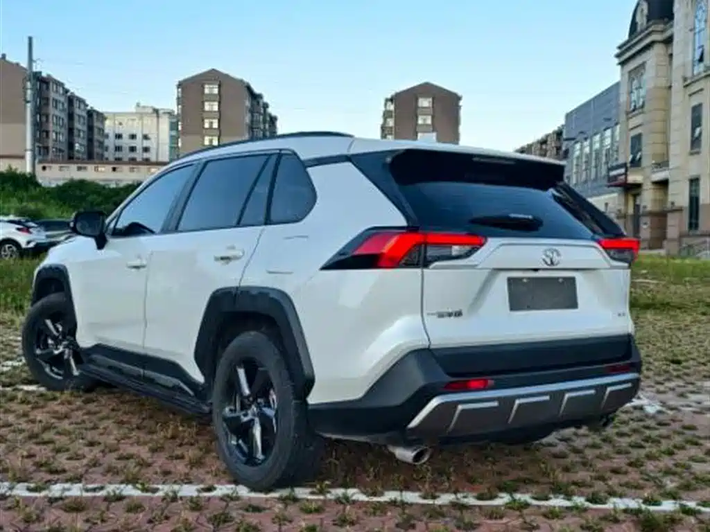RAV4 2.0 L CVT 4 WD Style Plus