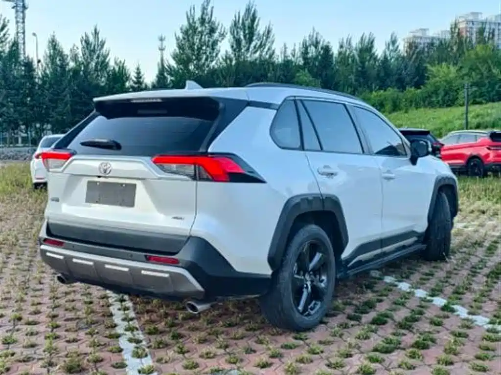 RAV4 2.0 L CVT 4 WD Style Plus