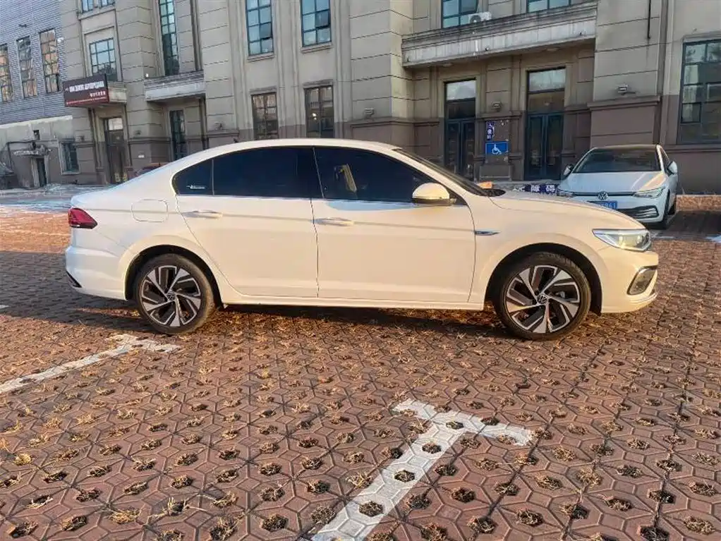 Bora 200 TSI DSG Smart Travel