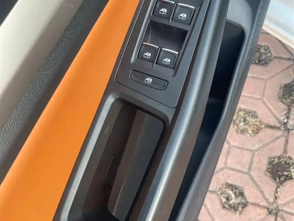 Bora 200 TSI DSG Smart Travel