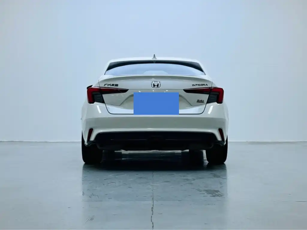 Integra 240 TURBO CVT Luxury