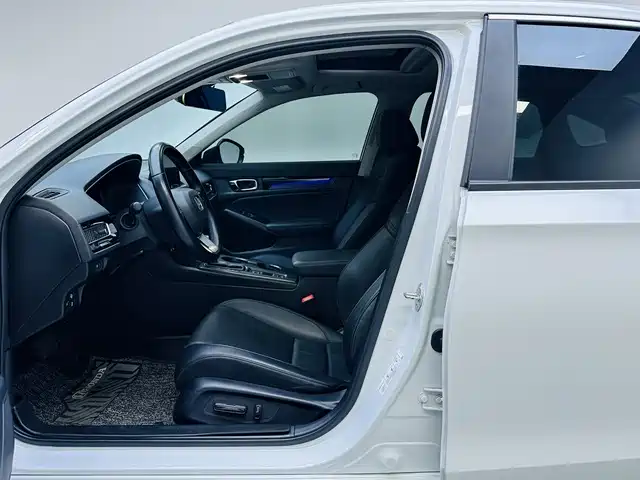 Integra 240 TURBO CVT Luxury