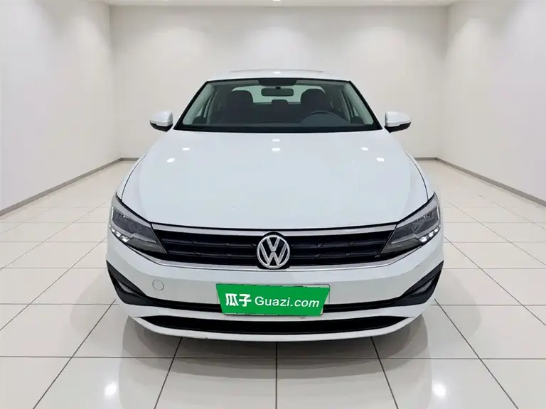 Volkswagen Lamando 230 TSI DSG Style CN-VI