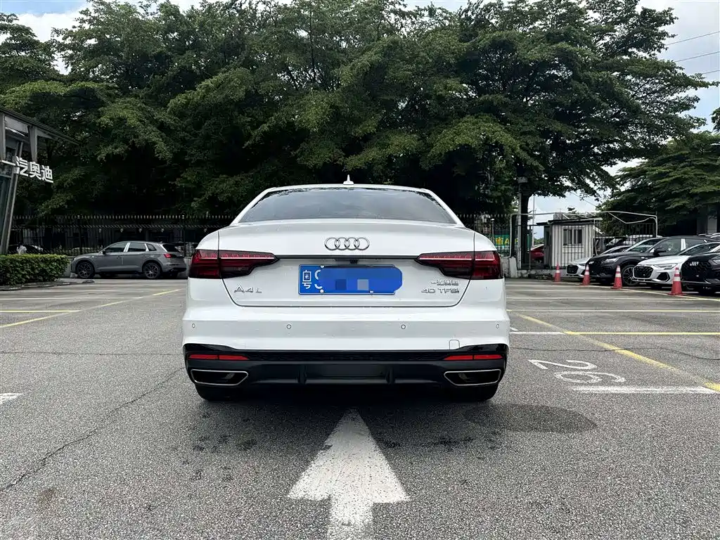 Audi A4 L 40 TFSI Luxury Dynamic