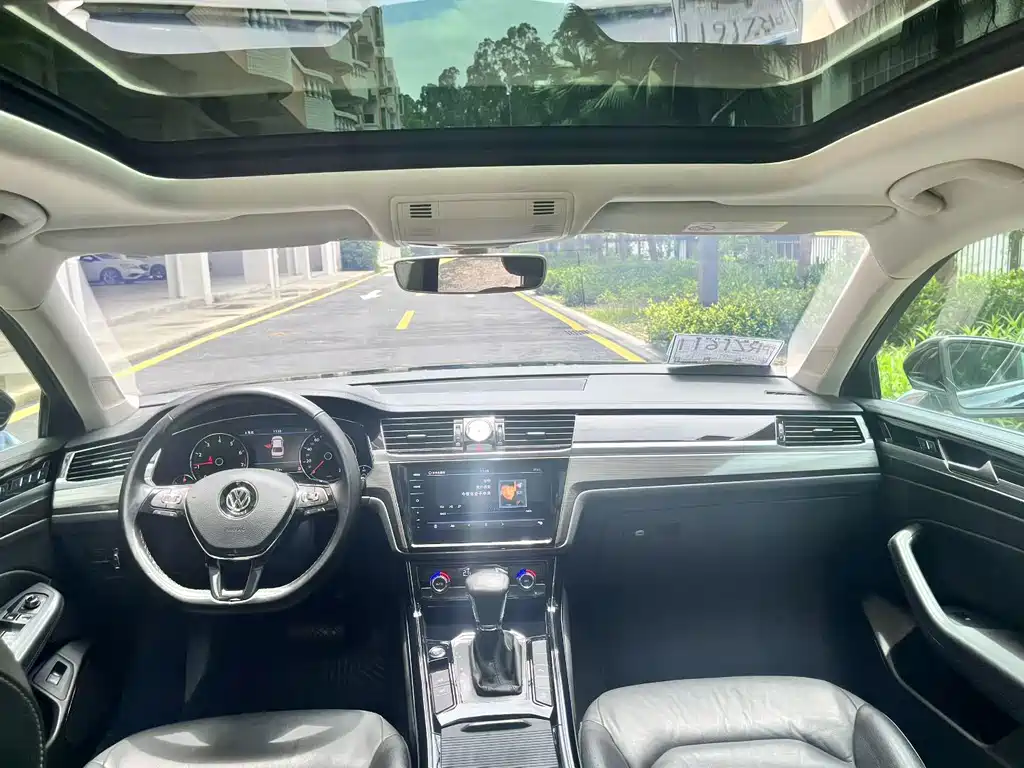 Phideon 380 TSI 2 WD Business CN-V