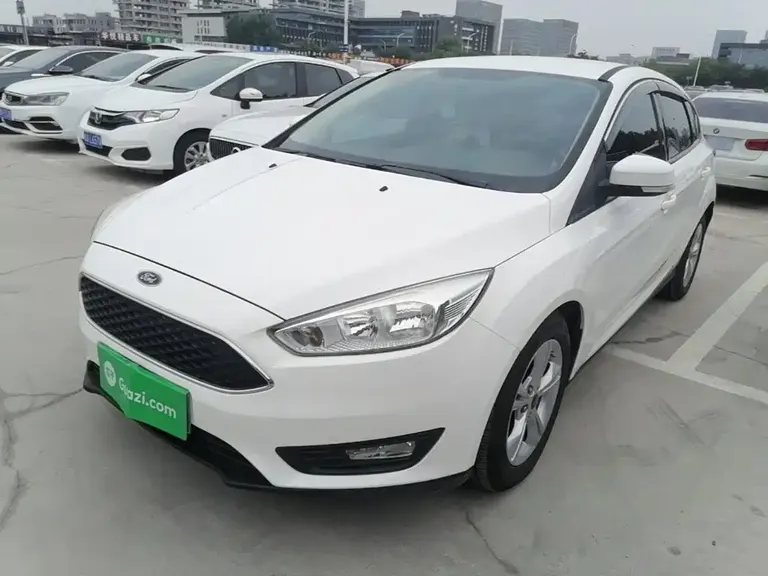 Ford Focus Hatchback 1.6 L Auto Comfort Smart Travel