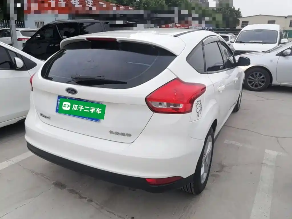 Focus Hatchback 1.6 L Auto Comfort Smart Travel