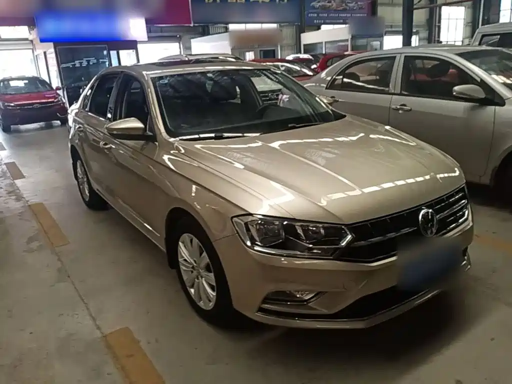 Bora 1.6 L Auto Comfort