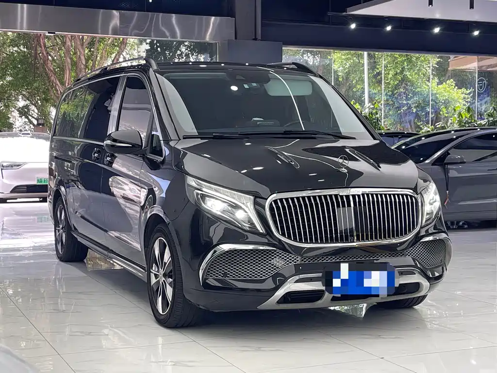Mercedes-Benz V-Class V 260 L LWB Range Distinguished