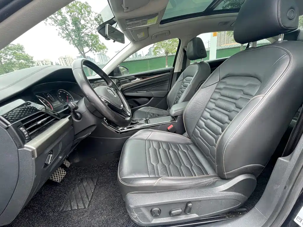 Passat 330 TSI Elite CN-VI
