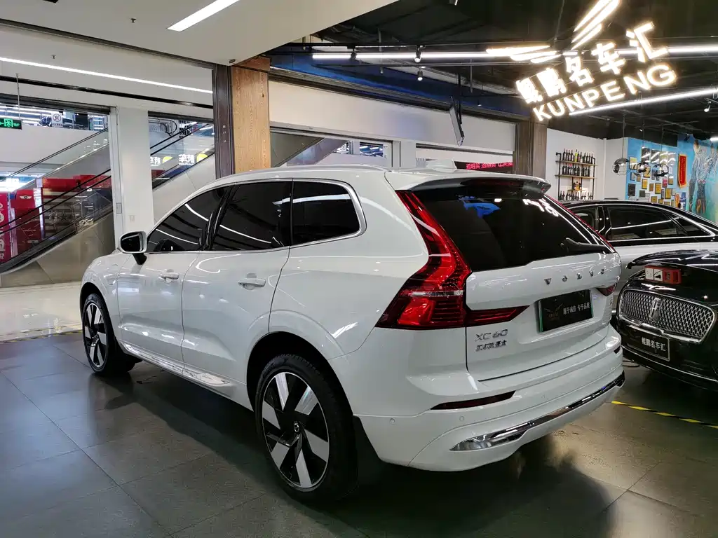 Volvo XC60 PHEV PHEV Hybrid Long Range 4 WD Smart Vision Luxury