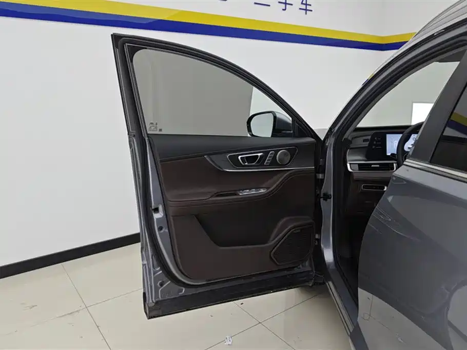 Tiggo 8 PRO Champion 390 T 2 WD Proud View 7-seat