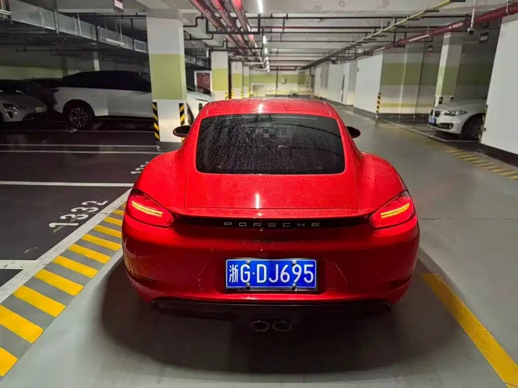 Porsche 718 Cayman 2.0 T