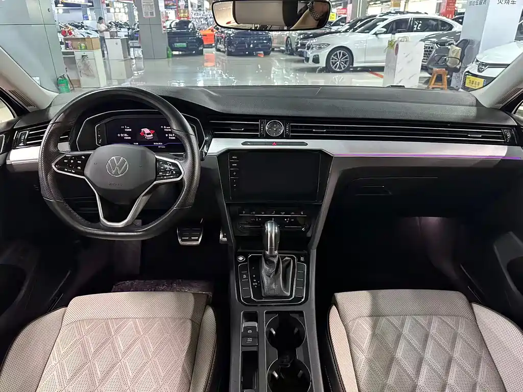 Magotan 200 10 K Commemorative 330 TSI DSG Luxury