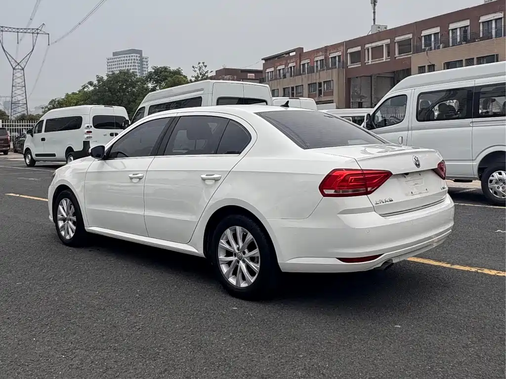 Lavida 1.6 L Auto Comfort