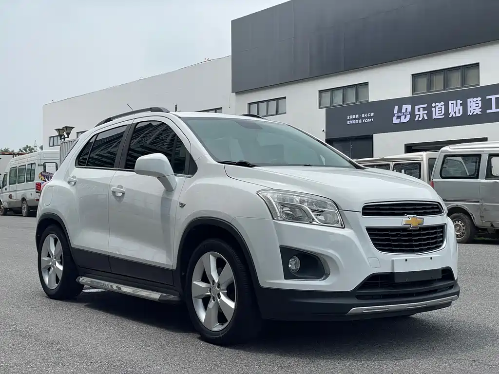 Tracker 1.4 T Auto 2 WD Luxury
