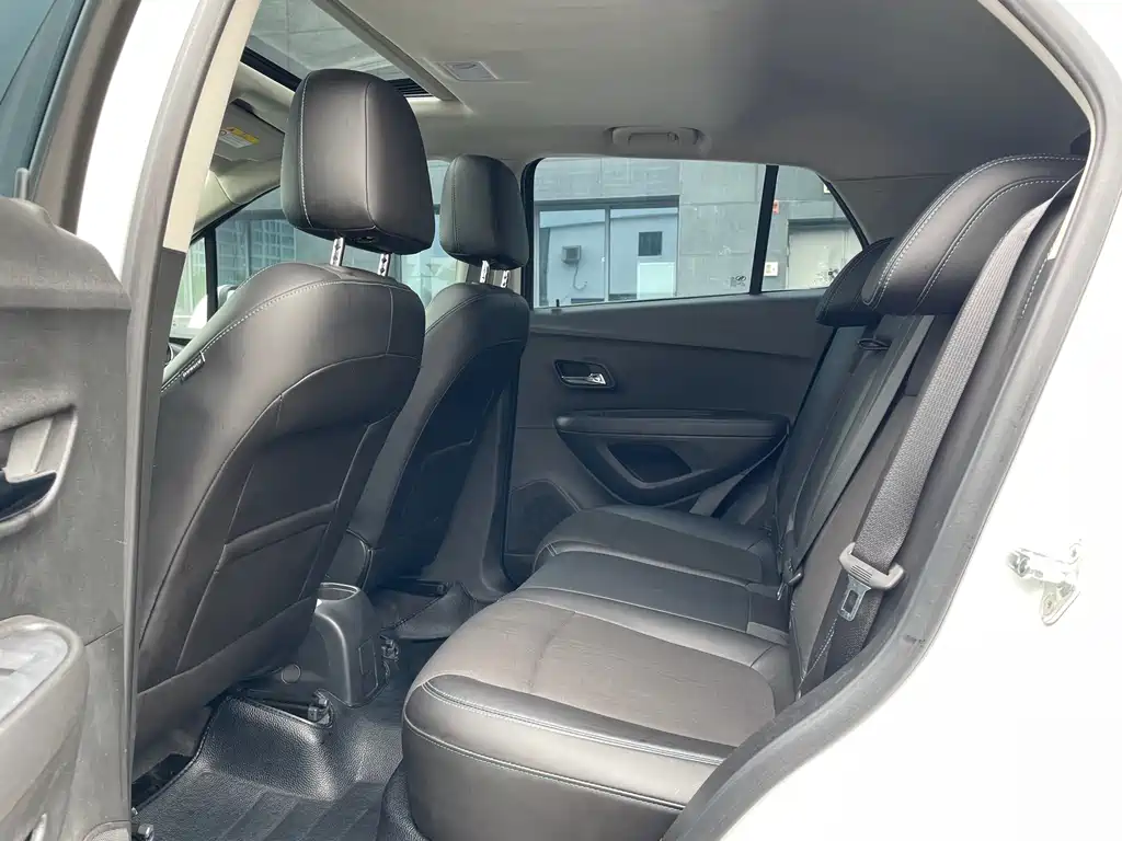 Tracker 1.4 T Auto 2 WD Luxury