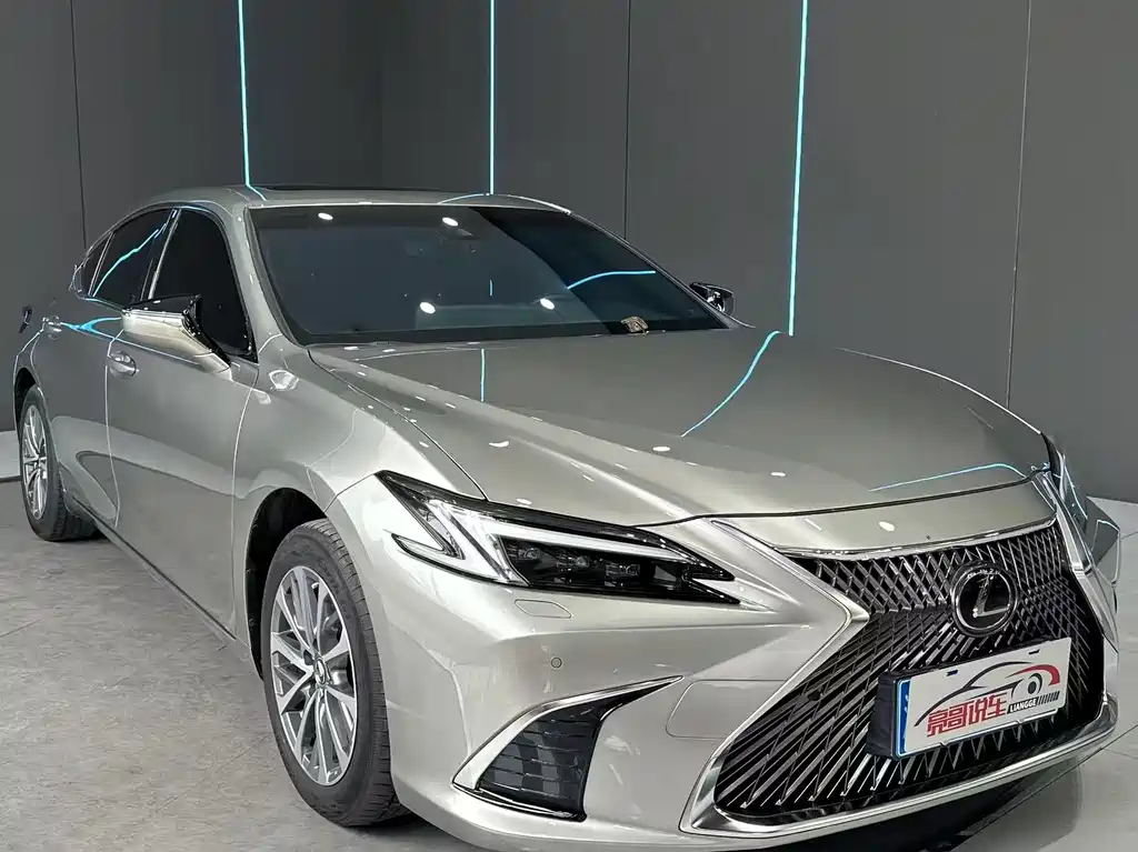 Lexus ES 200 Premium Enjoyment