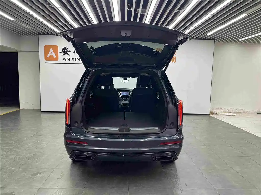 Cadillac XT6 2.0 T 6-seat 4 WD Distinguished Executive Black Label