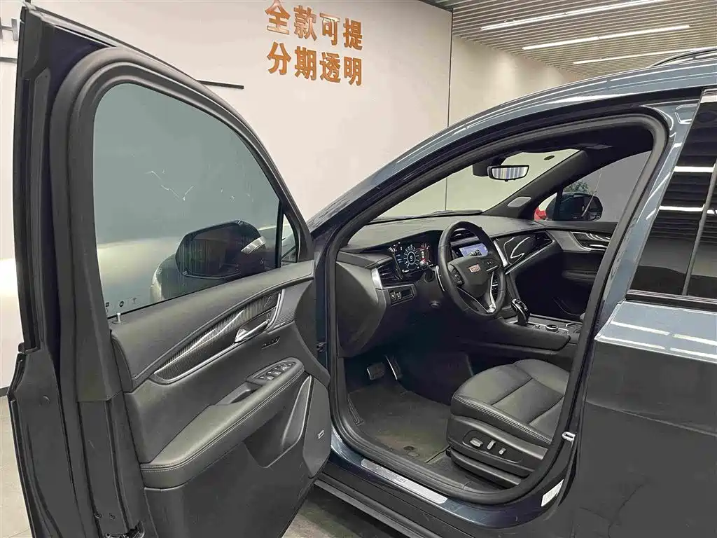 Cadillac XT6 2.0 T 6-seat 4 WD Distinguished Executive Black Label
