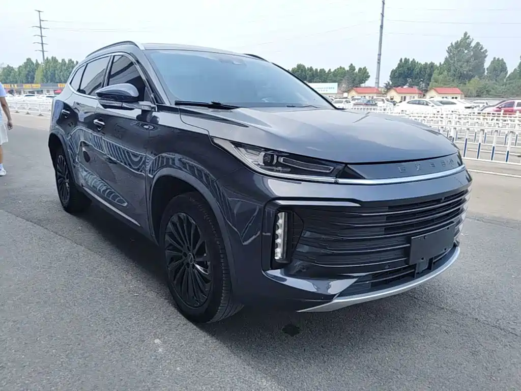 Exeed Lingyun 星途凌云 2023款 300 T 两驱星耀版