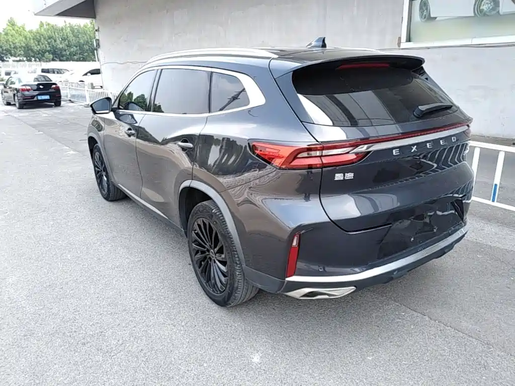 Exeed Lingyun 星途凌云 2023款 300 T 两驱星耀版