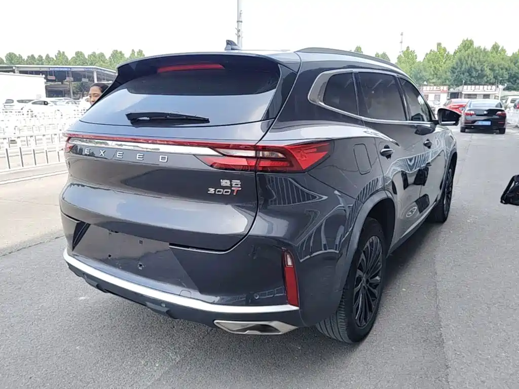 Exeed Lingyun 星途凌云 2023款 300 T 两驱星耀版