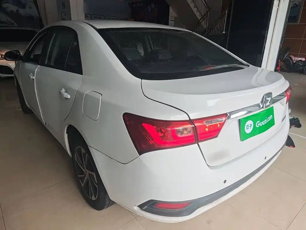 Zotye Z360 1.5 L Manual Luxury