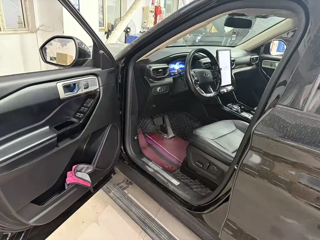 Explorer EcoBoost 285 4 WD Titanium 6-seat