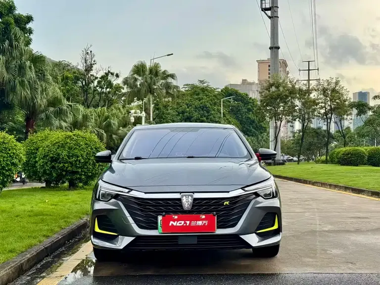 Roewe i6 MAX NEV 1.5 T PHEV Ride-hail Luxury