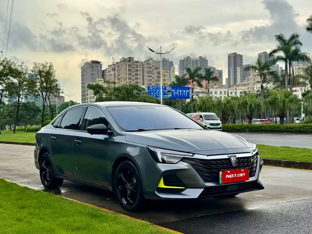 Roewe i6 MAX NEV 1.5 T PHEV Ride-hail Luxury