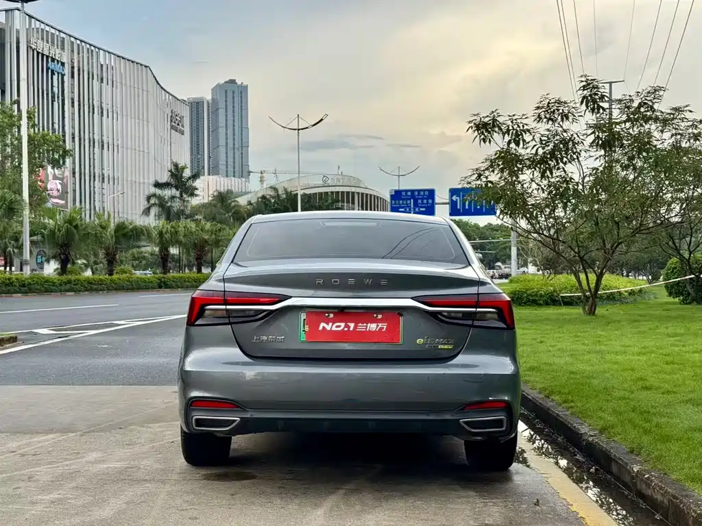 Roewe i6 MAX NEV 1.5 T PHEV Ride-hail Luxury