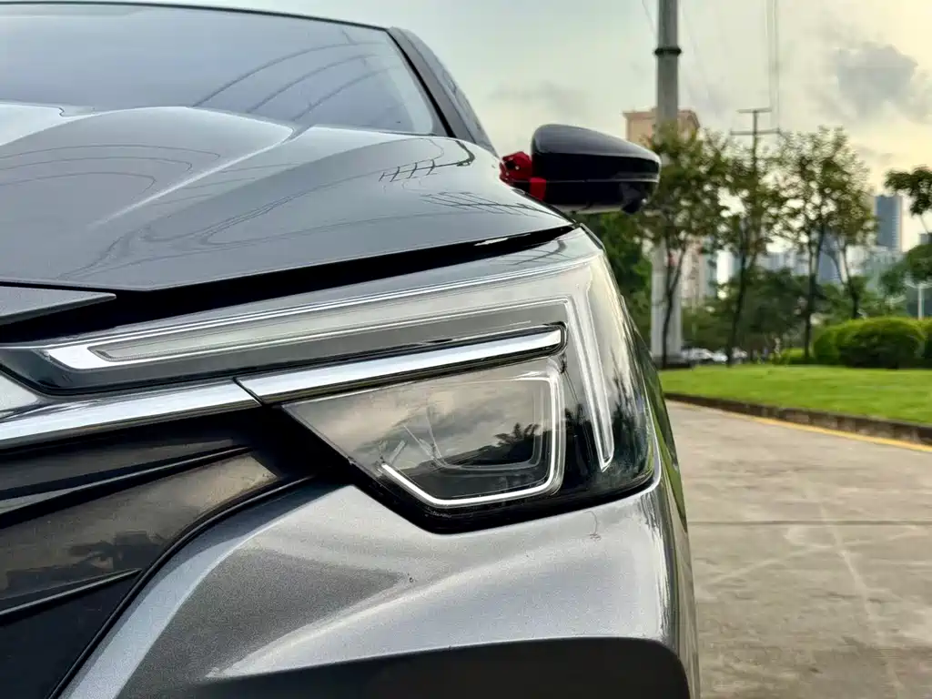 Roewe i6 MAX NEV 1.5 T PHEV Ride-hail Luxury