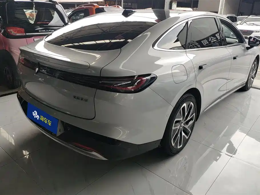 Baojun Xiangjing 宝骏享境 2025款 插混 140 km专车版