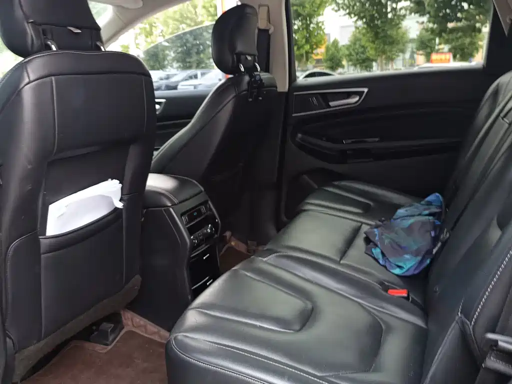 Edge EcoBoost 245 4 WD Supreme Sharp 7-seat