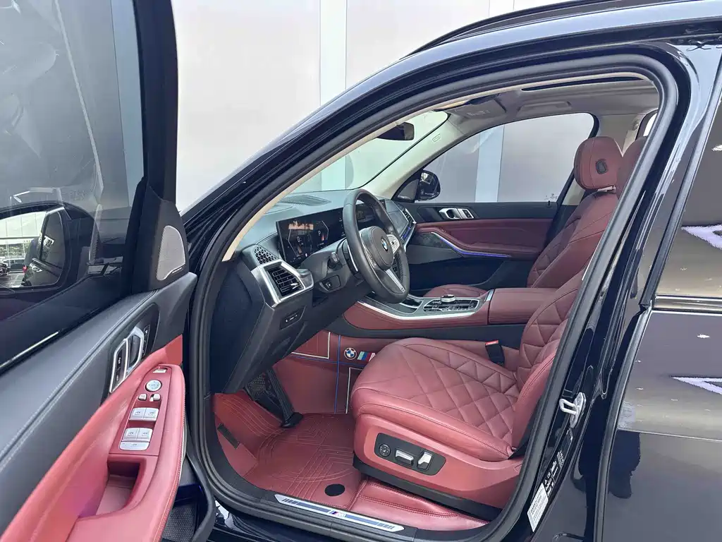 BMW X5 xDrive 30 Li Premium M Sport Night Package