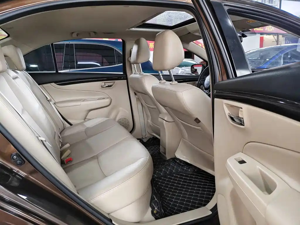 Alivio 1.6 L Auto Pleasure