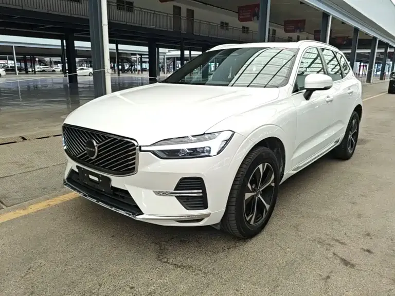 Volvo XC60 B5 4 WD Smart Ease Luxury