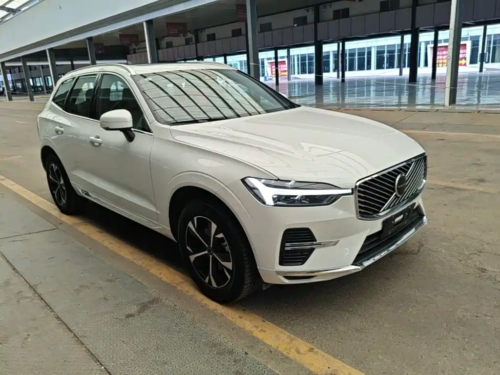 Volvo XC60 B5 4 WD Smart Ease Luxury