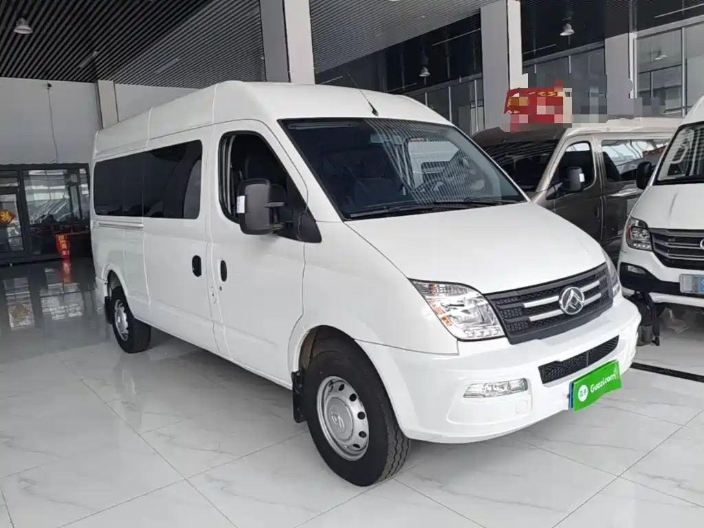 Xintu V80 新途V80 2023款 2.0 T AMT经典傲运通长轴中顶6/7/8/9座