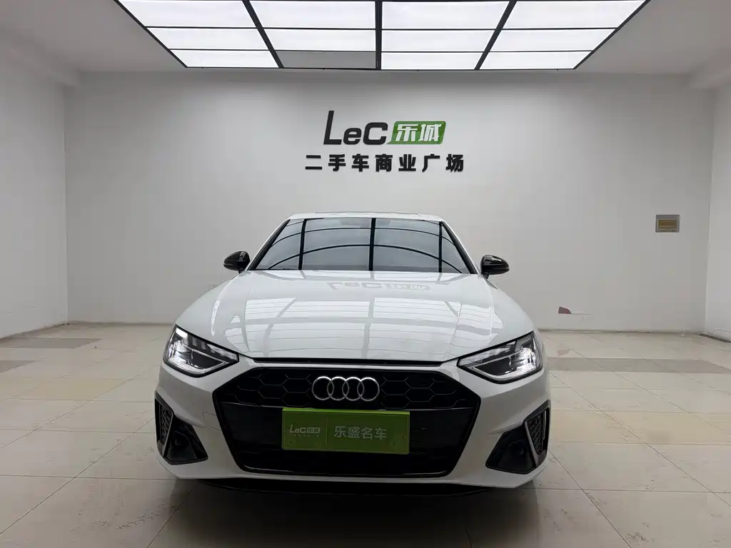 Audi A4 L 40 TFSI Luxury Dynamic