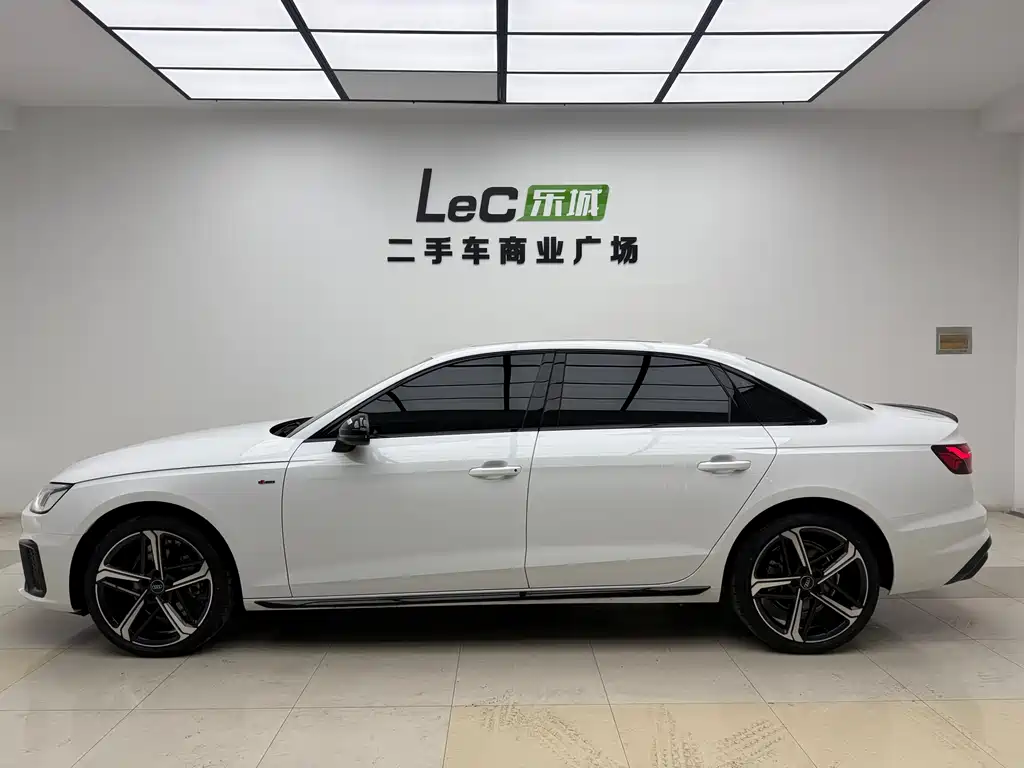 Audi A4 L 40 TFSI Luxury Dynamic