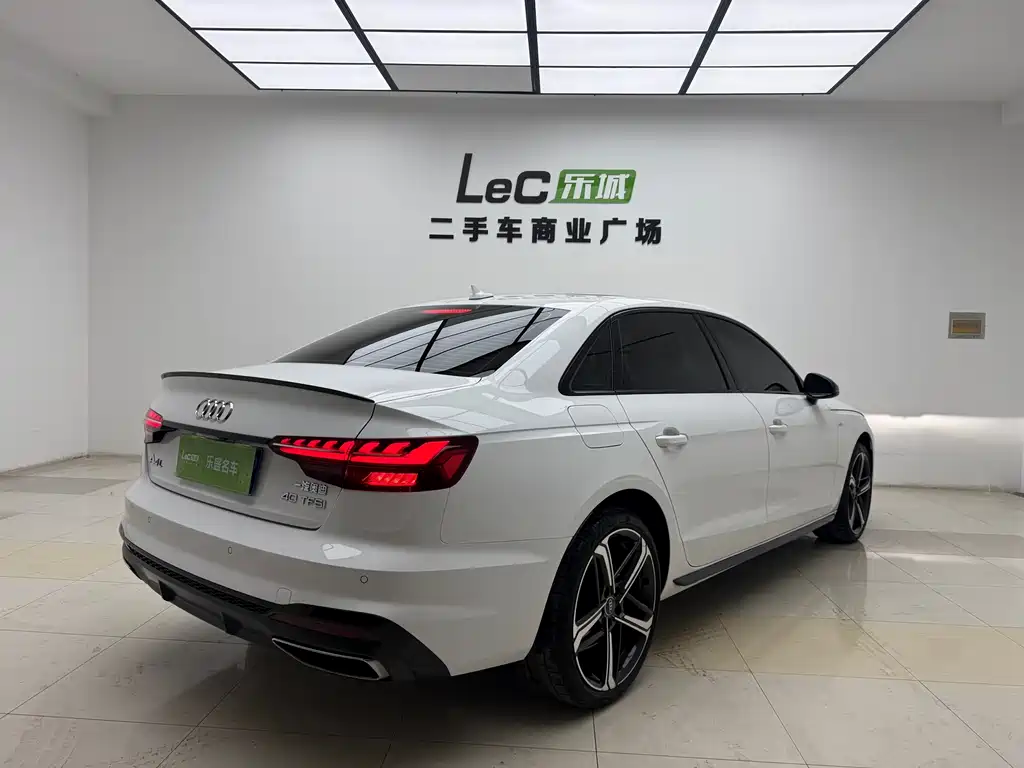 Audi A4 L 40 TFSI Luxury Dynamic