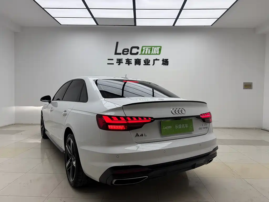 Audi A4 L 40 TFSI Luxury Dynamic