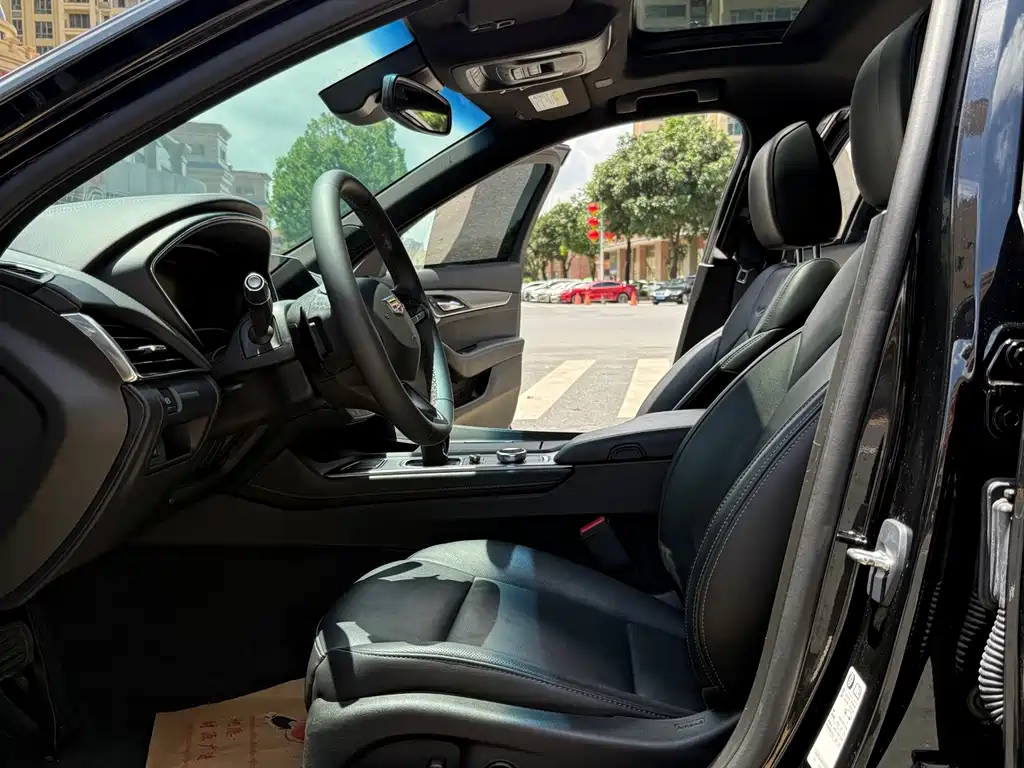 Cadillac CT5 28 T Luxury (Standard)