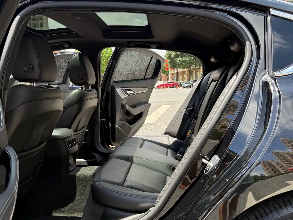 Cadillac CT5 28 T Luxury (Standard)