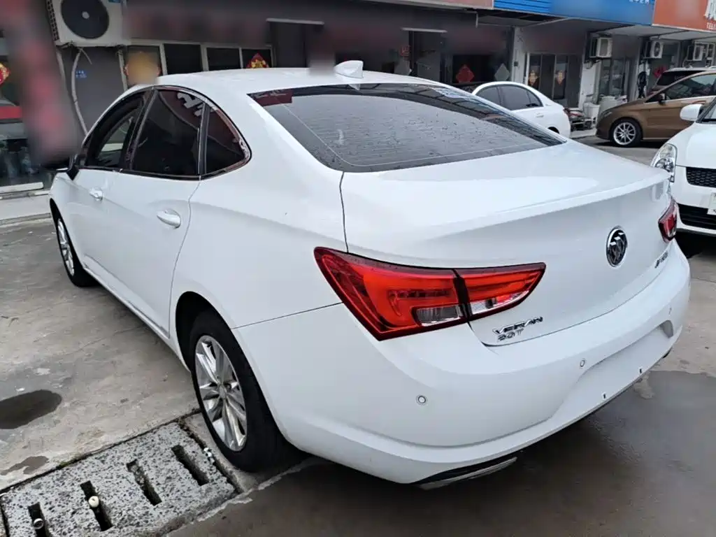 Verano Sedan 20 T DCT Leading